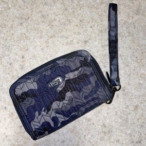 LUG Rodeo Wallet Wristlet Strap Camo Navy Quilted Full Zip Around ID Window RFID